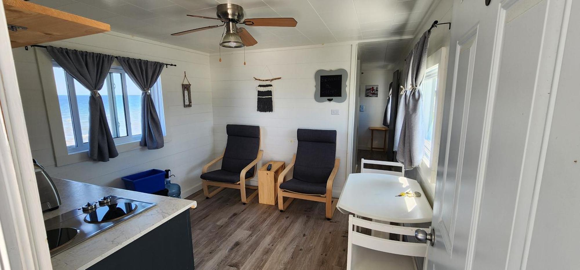 Les Cabines Sur Mer Cap-des-Rosiers Bilik gambar